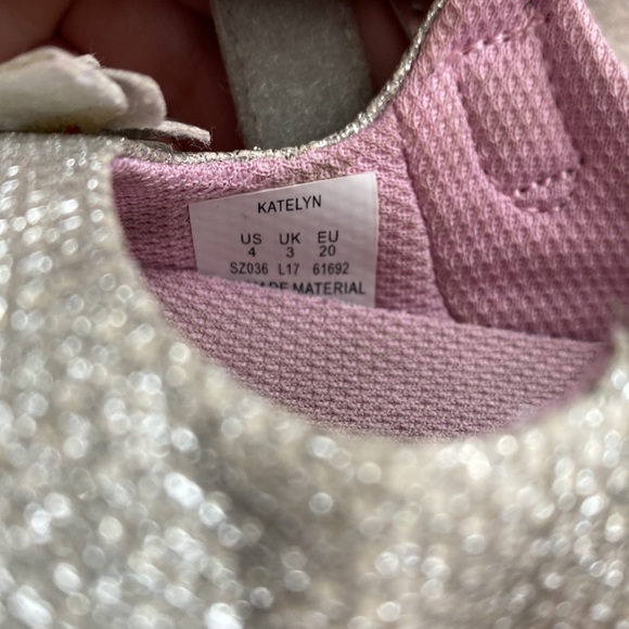 Cute Silver Sandals - Size 4 - Picture 9 of 9